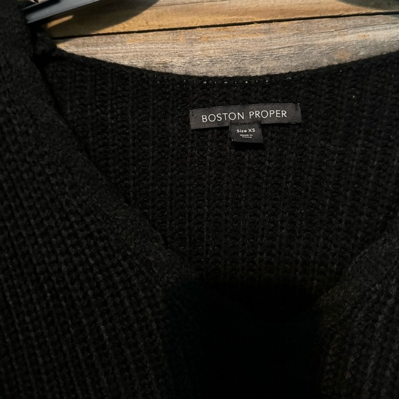 Boston proper- dress- size Xs- 100% acrylic- v neck. - Picture 4 of 5